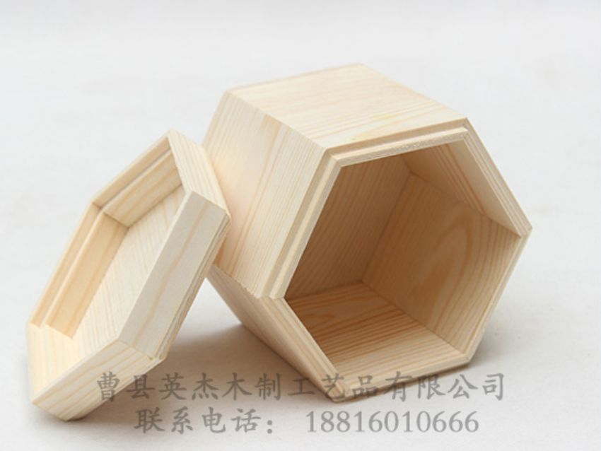 點(diǎn)擊查看詳細(xì)信息<br>標(biāo)題：松木六角木盒 閱讀次數(shù)：1378