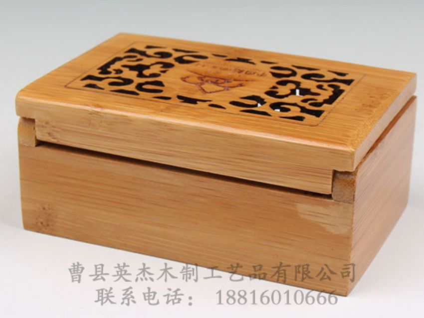 點擊查看詳細信息<br>標題：高檔竹木名片盒 閱讀次數(shù)：1301