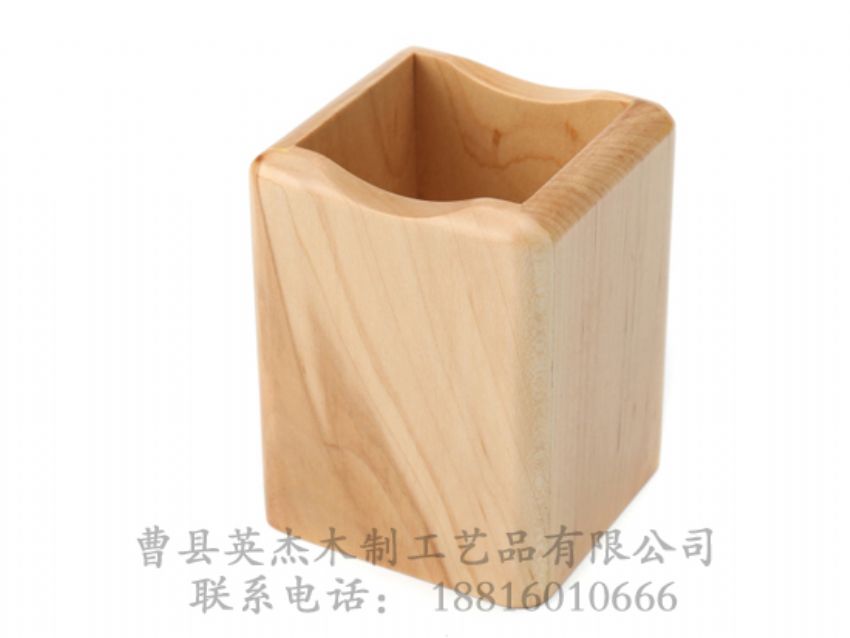點擊查看詳細信息<br>標題：木制筆筒 閱讀次數(shù)：1409