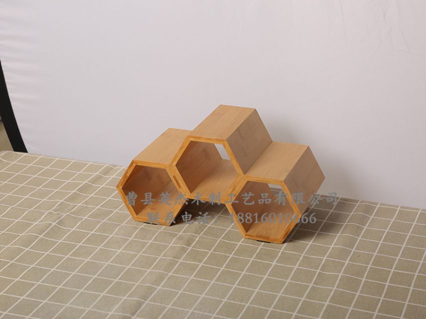 點(diǎn)擊查看詳細(xì)信息<br>標(biāo)題：紅酒木制酒架 閱讀次數(shù)：690